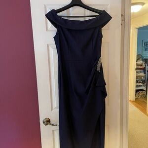 1 Full length navy mother of the bride gown. Sz 14 By Alex Evenings